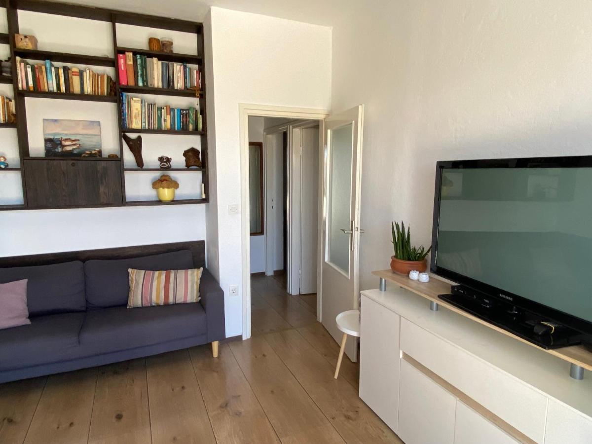 Rebeka'S Apartment Примоштен Экстерьер фото