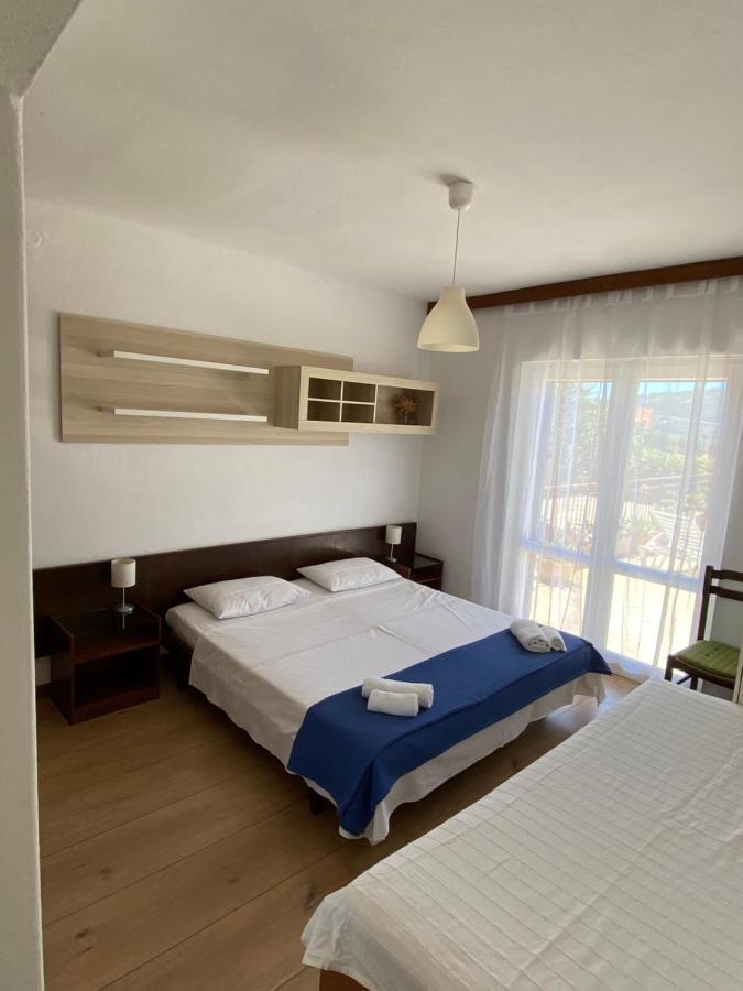 Rebeka'S Apartment Примоштен Экстерьер фото